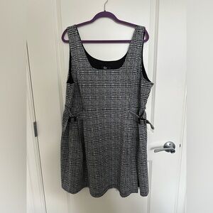 Black and Gray Jumper Dress - Size 20 NWT